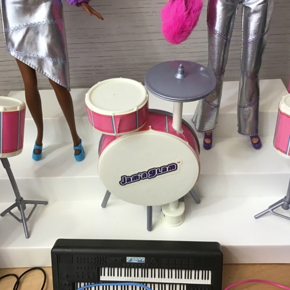 Barbie Jam’n Glam Dolls and HTF Drum Set - Picture 6 of 16